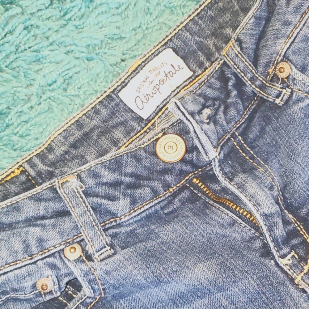 Aeropostale jeans 3/4 dark washed